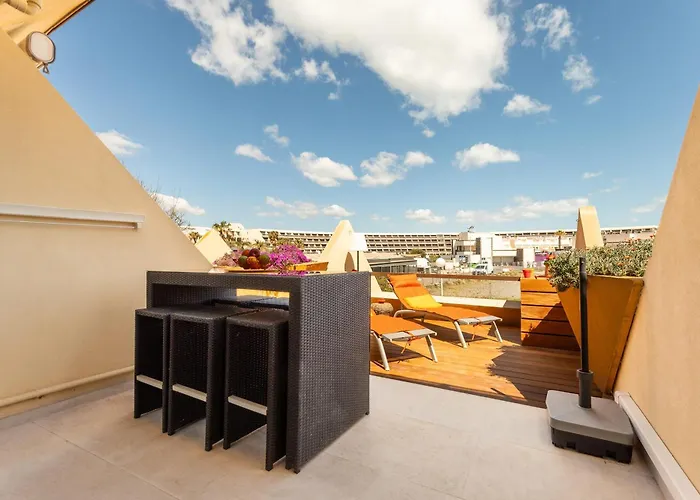 Tiffanys Heliopolis Renovated With Terrace - Naturist Village شقة