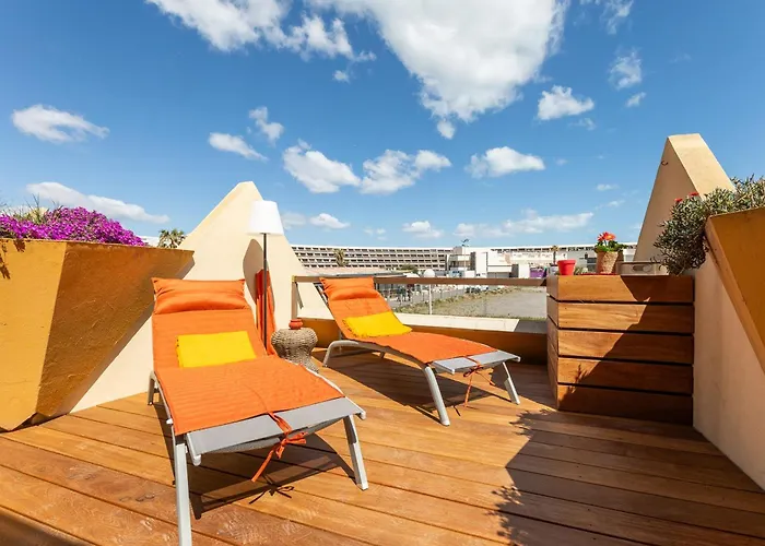 Tiffanys Heliopolis Renovated With Terrace - Naturist Village شقة آجد